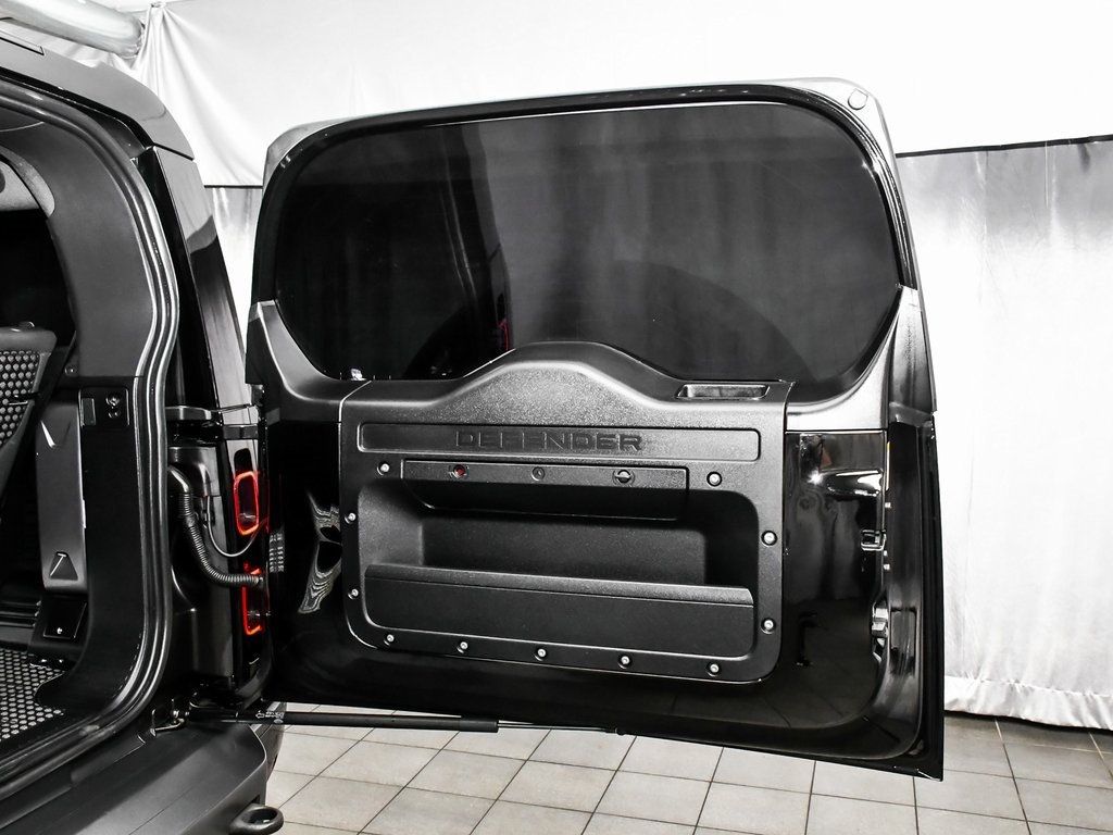 2023 Land Rover Defender 90 Carpathian Edition photo 47
