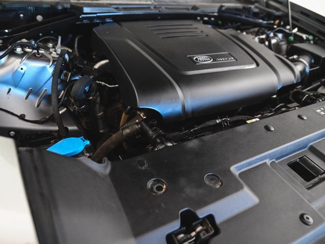 2023 Land Rover Defender 90 S - 22944842 - 33