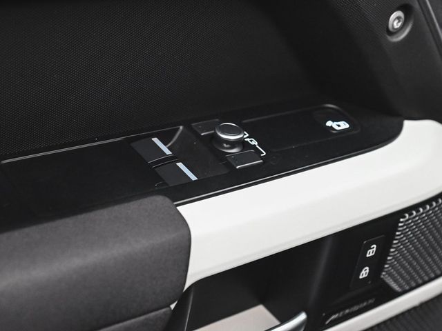 2023 Land Rover Defender 90 S - 22944842 - 7