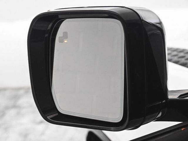 2023 Land Rover Defender 90 X-Dynamic SE - 22929708 - 32