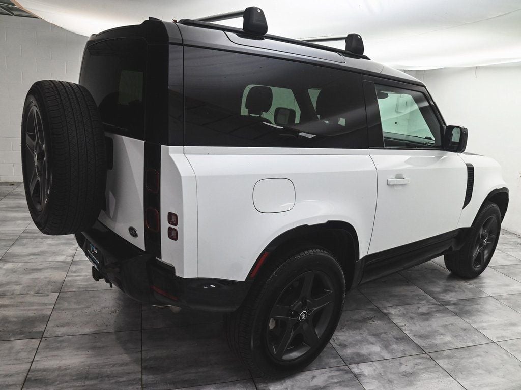 2023 Land Rover Defender 90 X-Dynamic SE photo 4
