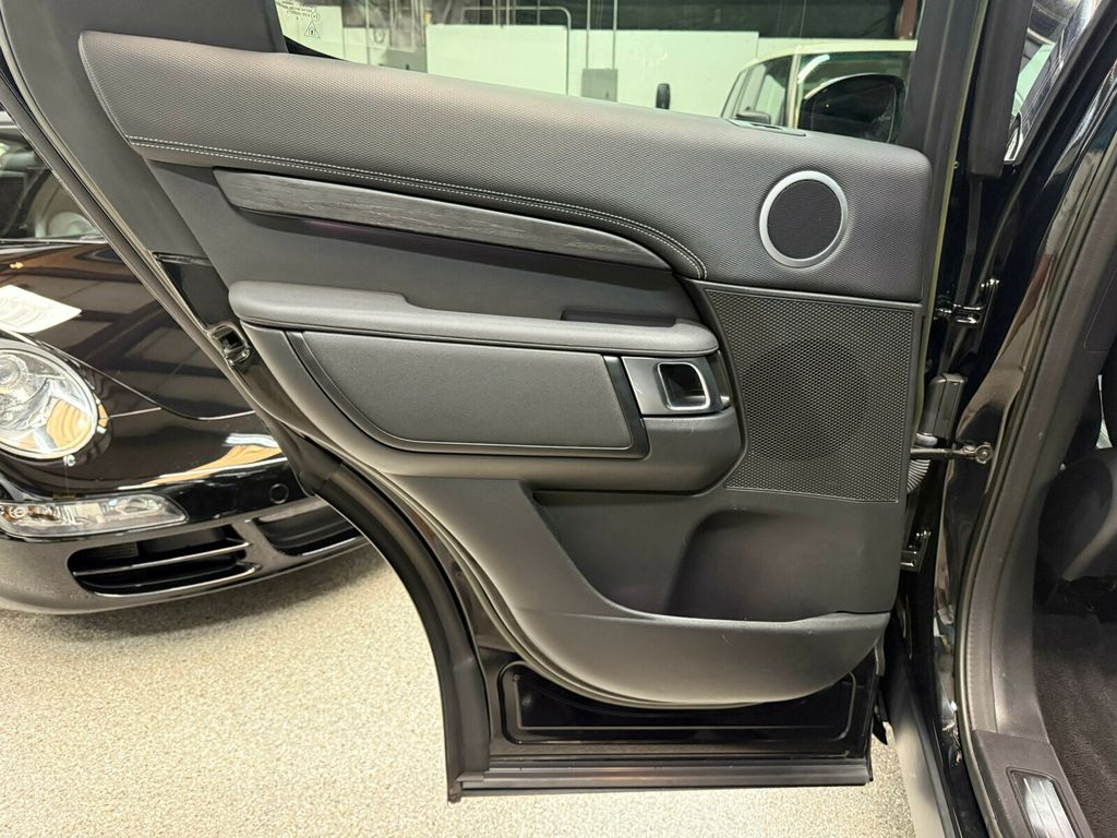 2023 Land Rover Discovery Metropolitan Edition/Heated&Cooled Massage Seat/Meridian Audio  - 23054751 - 18