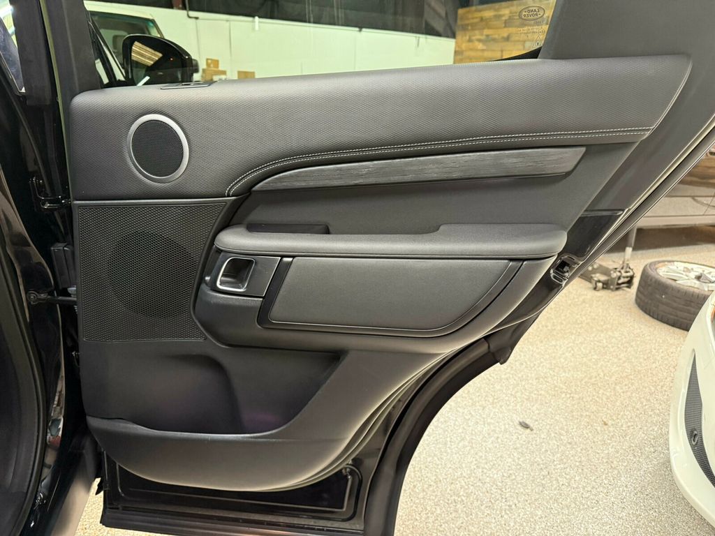2023 Land Rover Discovery Metropolitan Edition/Heated&Cooled Massage Seat/Meridian Audio  - 23054751 - 23