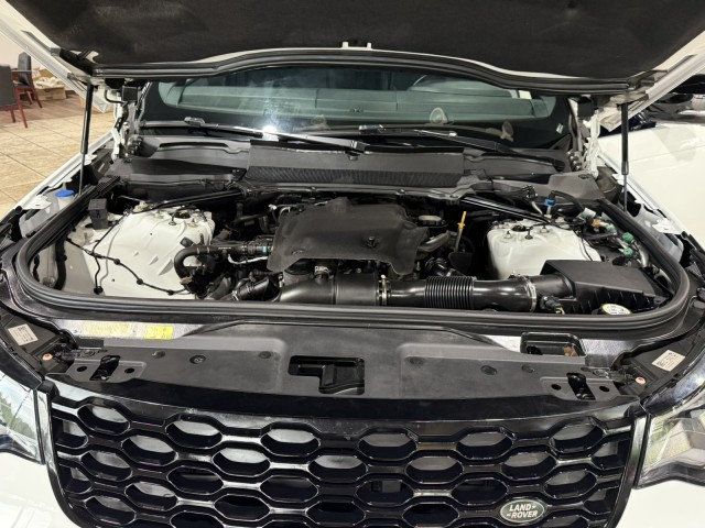 2023 Land Rover Discovery P300 S S R-Dynamic photo 15