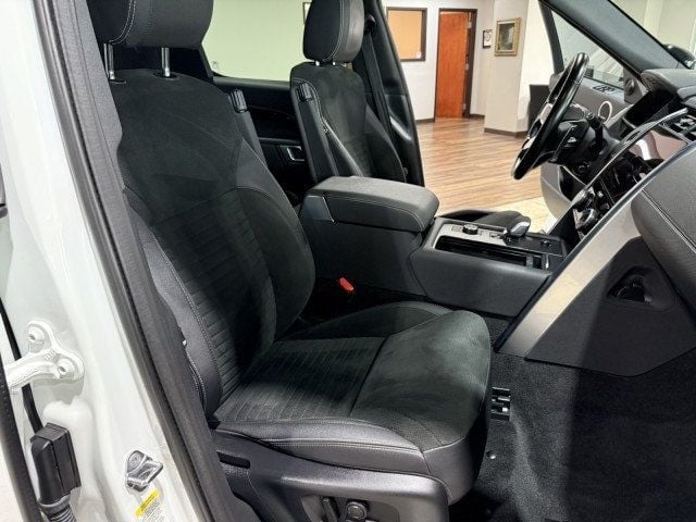 2023 Land Rover Discovery P300 S R-Dynamic - 22898452 - 29