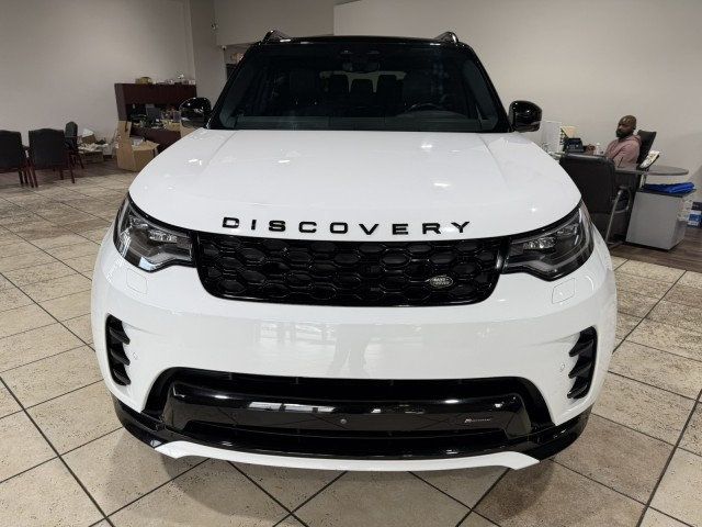 2023 Land Rover Discovery P300 S S R-Dynamic photo 6