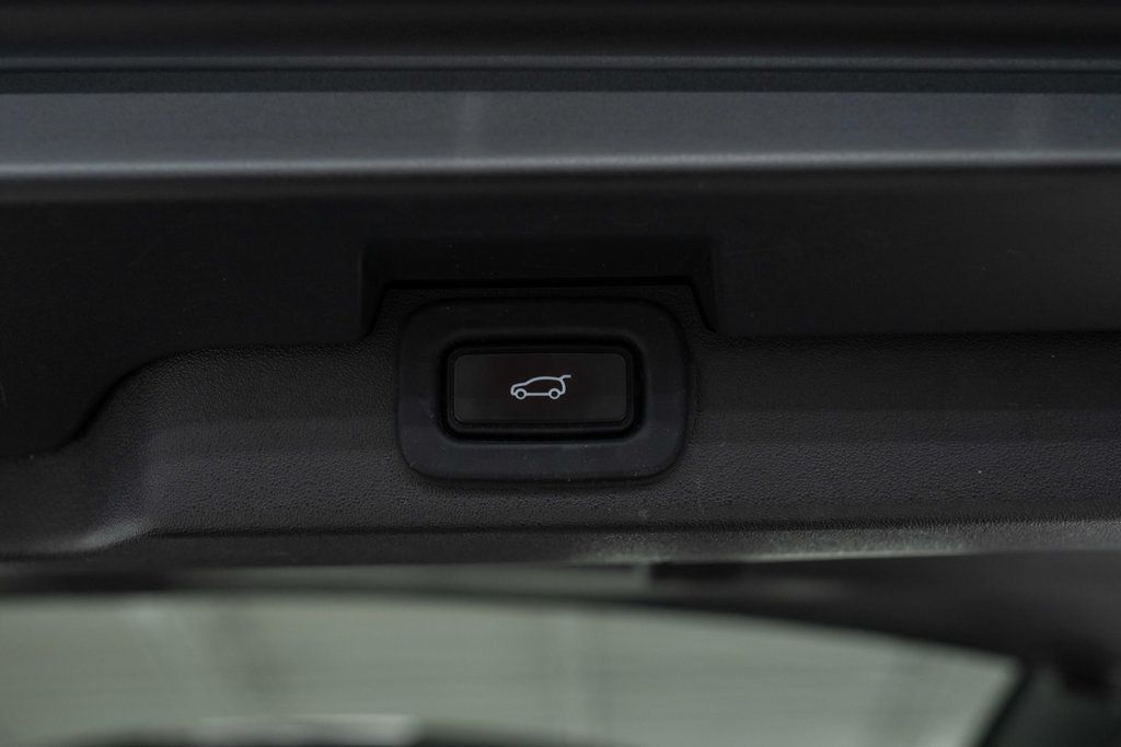 2023 Land Rover Discovery P300 S R-Dynamic - 22866227 - 42