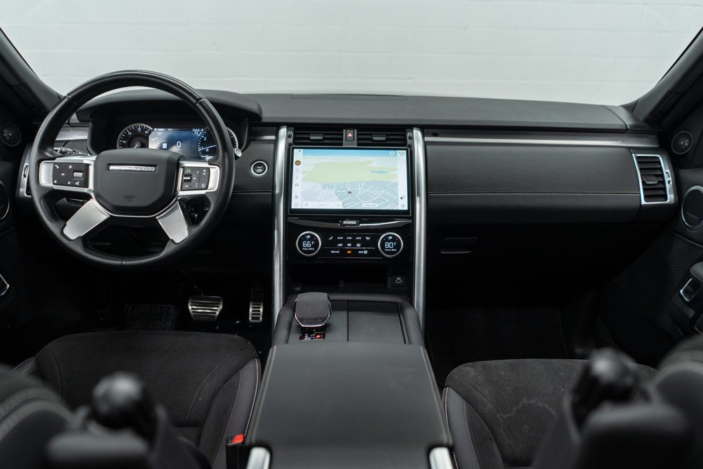 2023 Land Rover Discovery P300 S S R-Dynamic photo 8