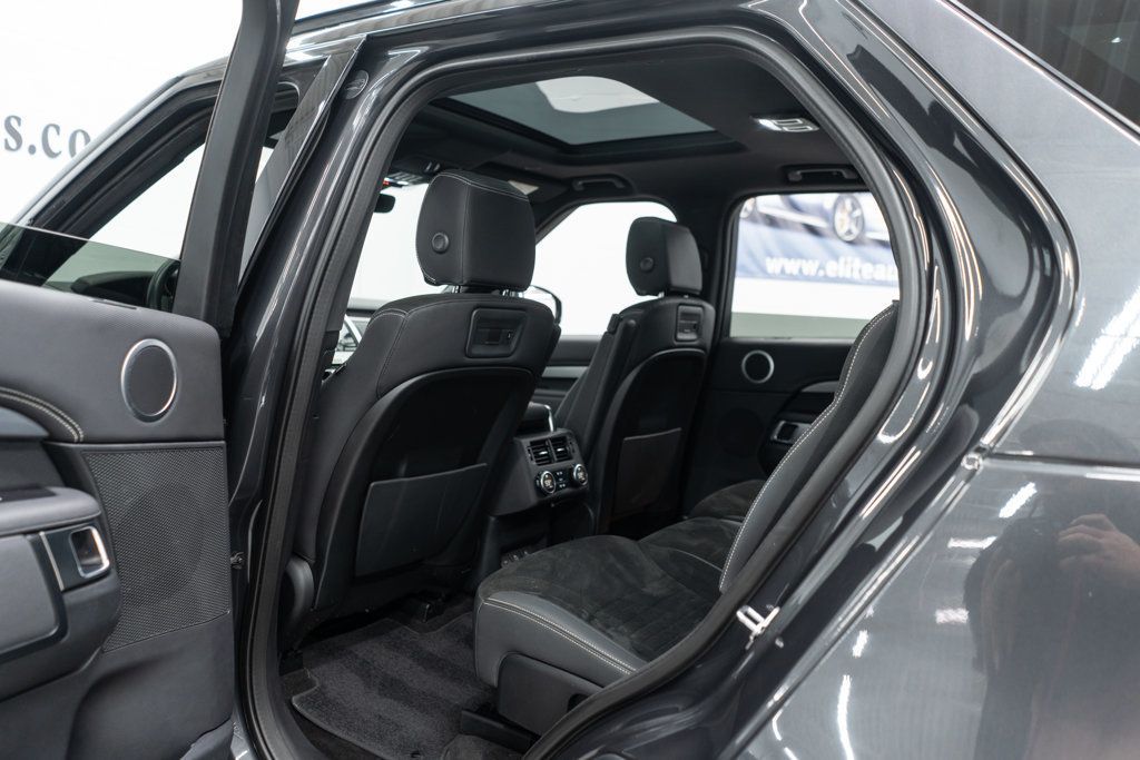 2023 Land Rover Discovery P300 S S R-Dynamic photo 14