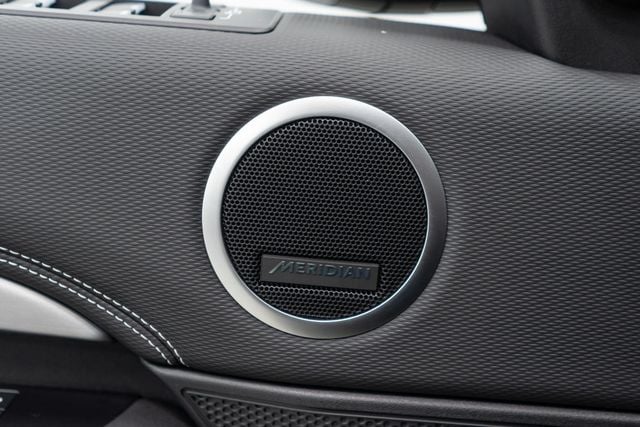 2023 Land Rover Discovery P300 S R-Dynamic - 22915620 - 19