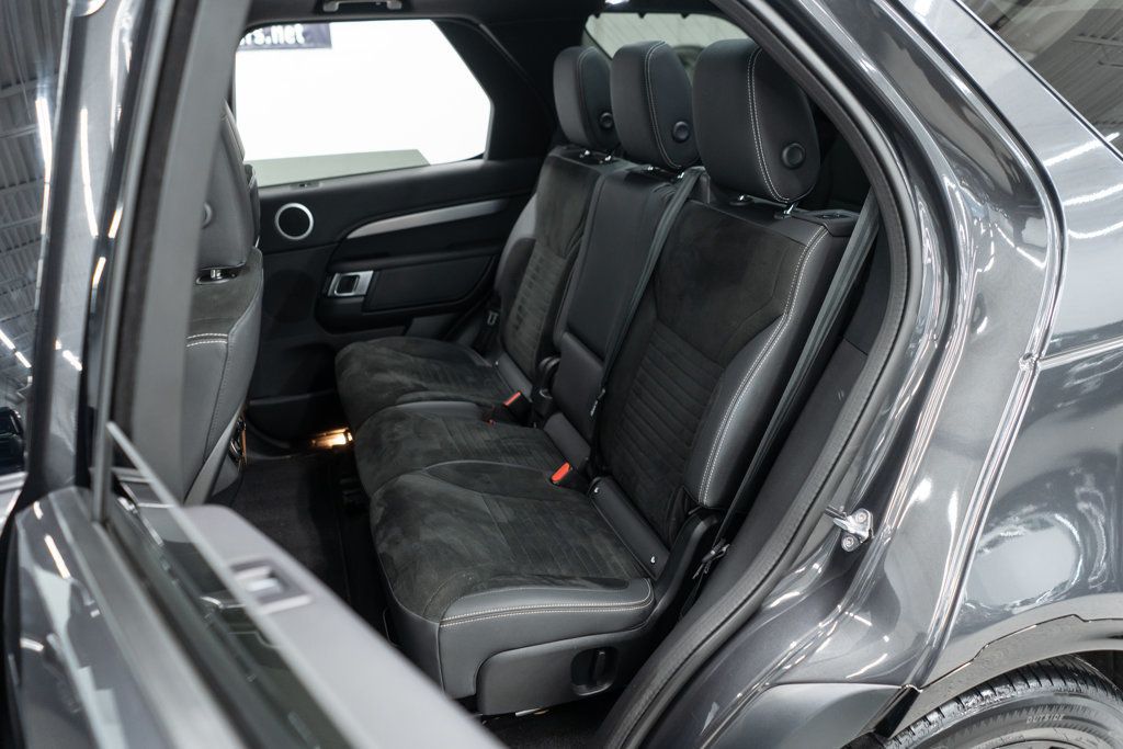 2023 Land Rover Discovery P300 S S R-Dynamic photo 34