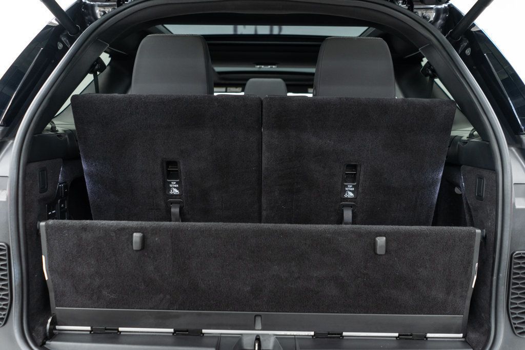 2023 Land Rover Discovery P300 S S R-Dynamic photo 36