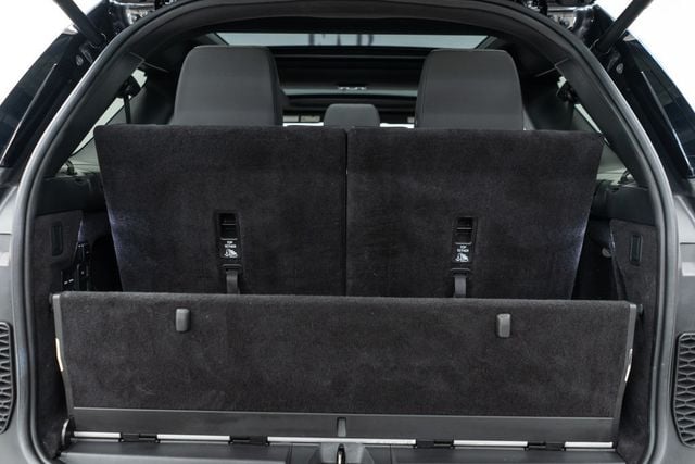 2023 Land Rover Discovery P300 S R-Dynamic - 22915620 - 40