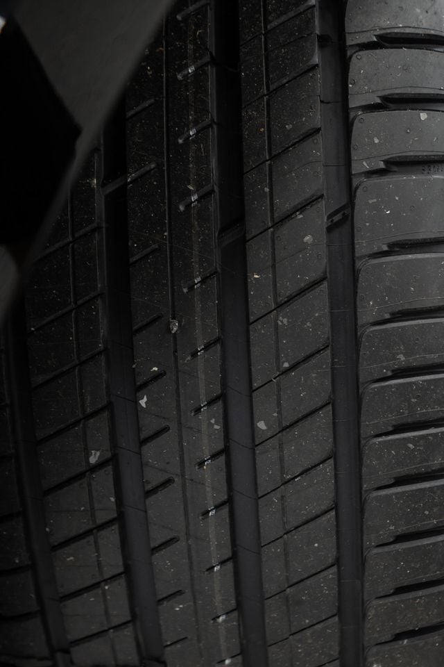 2023 Land Rover Discovery P300 S R-Dynamic - 22915620 - 43