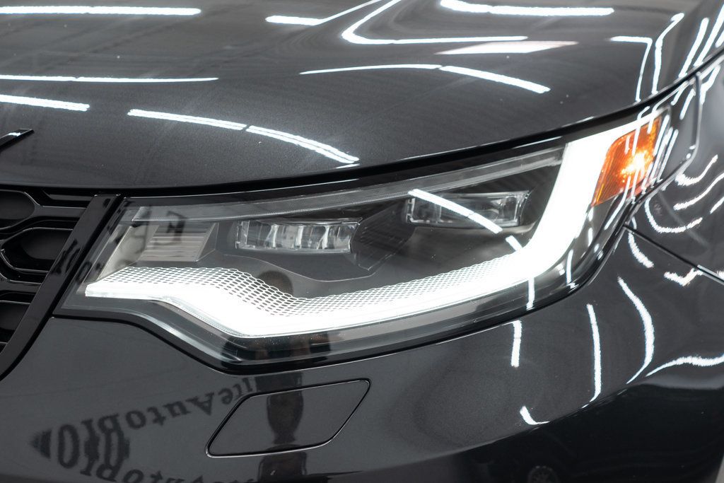 2023 Land Rover Discovery P300 S S R-Dynamic photo 50