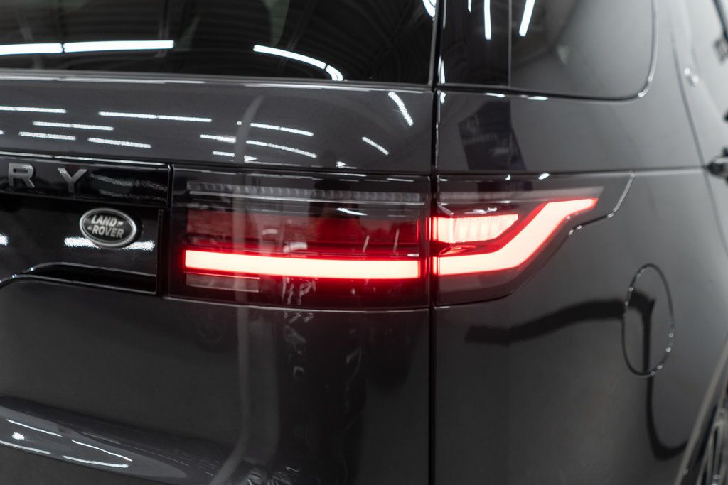 2023 Land Rover Discovery P300 S S R-Dynamic photo 52
