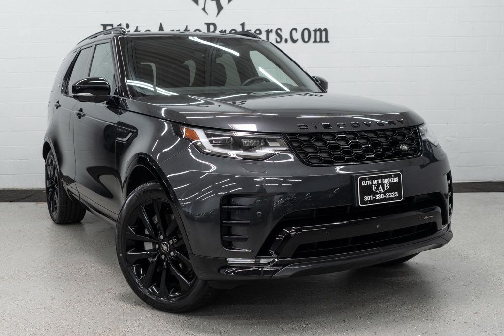 2023 Land Rover Discovery P300 S S R-Dynamic photo 6