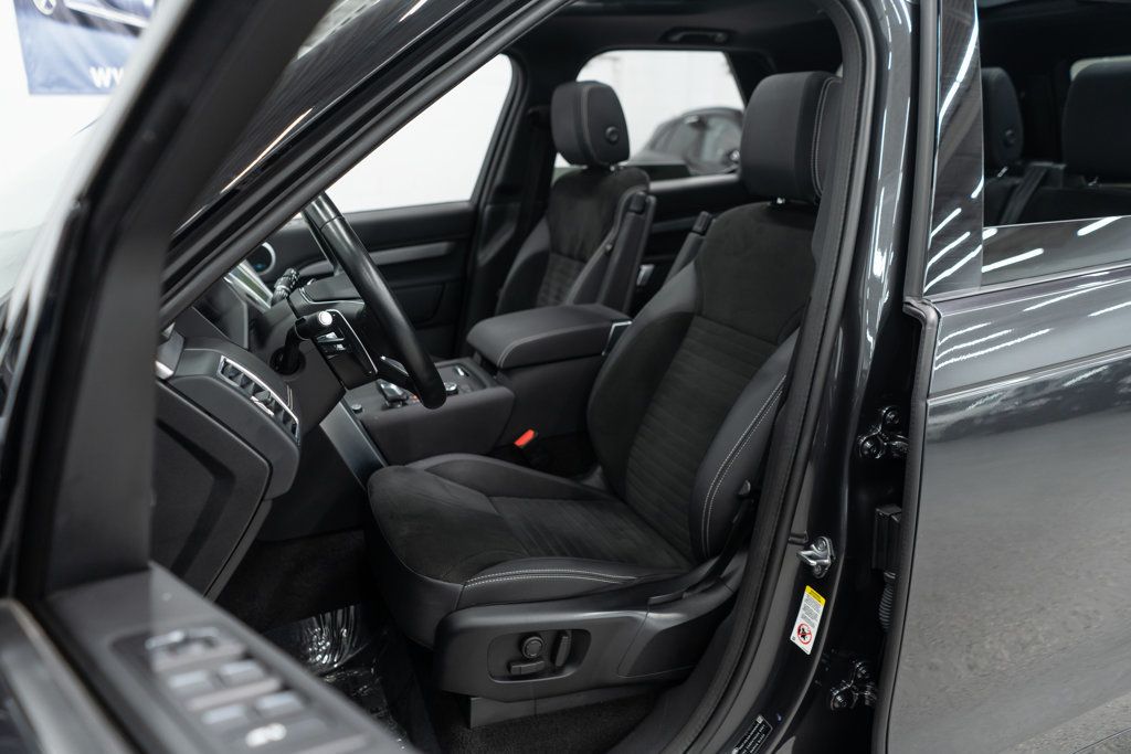 2023 Land Rover Discovery P300 S S R-Dynamic photo 7