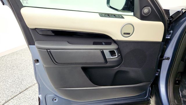 2023 Land Rover Discovery P300 S R-Dynamic w/ Cold Climate Pkg & Four-Zone Climate Control - 22967456 - 10