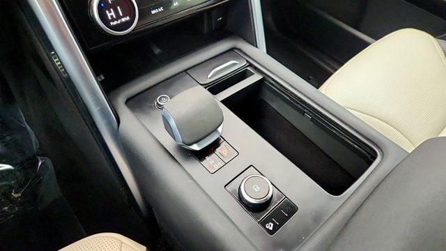 2023 Land Rover Discovery P300 S R-Dynamic w/ Cold Climate Pkg & Four-Zone Climate Control - 22967456 - 16