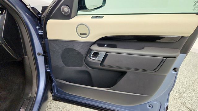 2023 Land Rover Discovery P300 S R-Dynamic w/ Cold Climate Pkg & Four-Zone Climate Control - 22967456 - 26