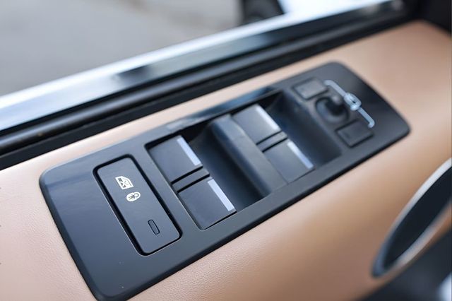 2023 Land Rover Discovery P360 S R-Dynamic - 22993731 - 26