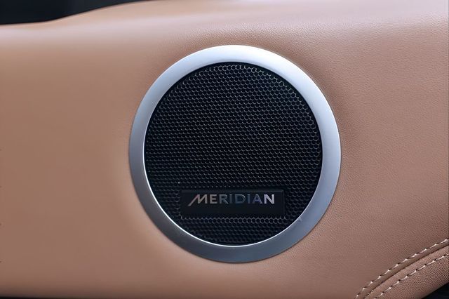 2023 Land Rover Discovery P360 S R-Dynamic - 22993731 - 41