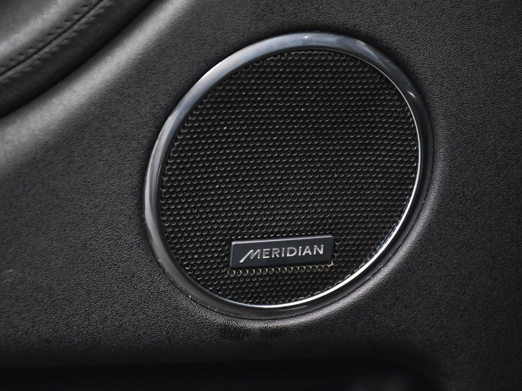 2023 Land Rover Discovery Sport SE photo 4