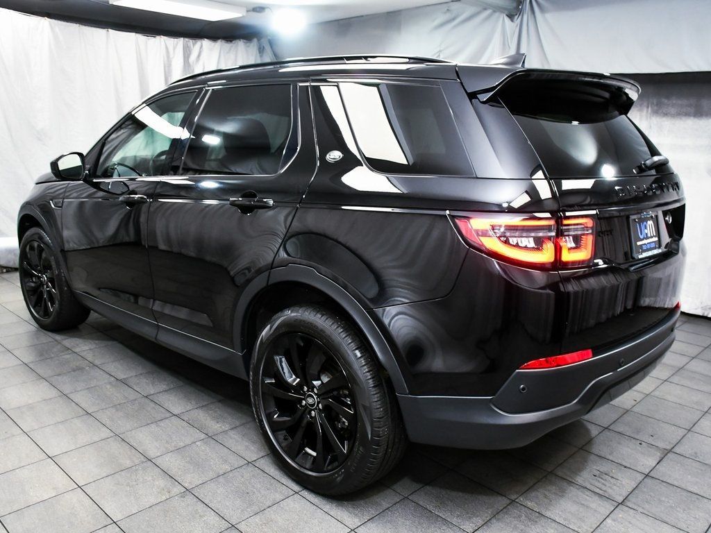 2023 Land Rover Discovery Sport SE photo 3