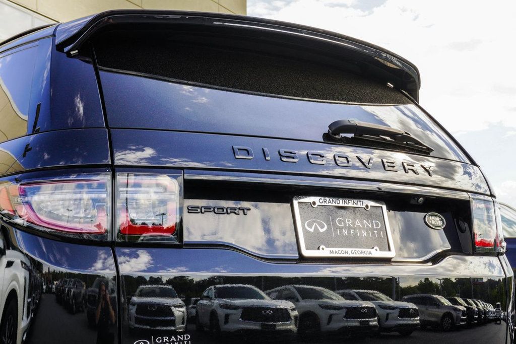 Land Rover Discovery Sport photo 13