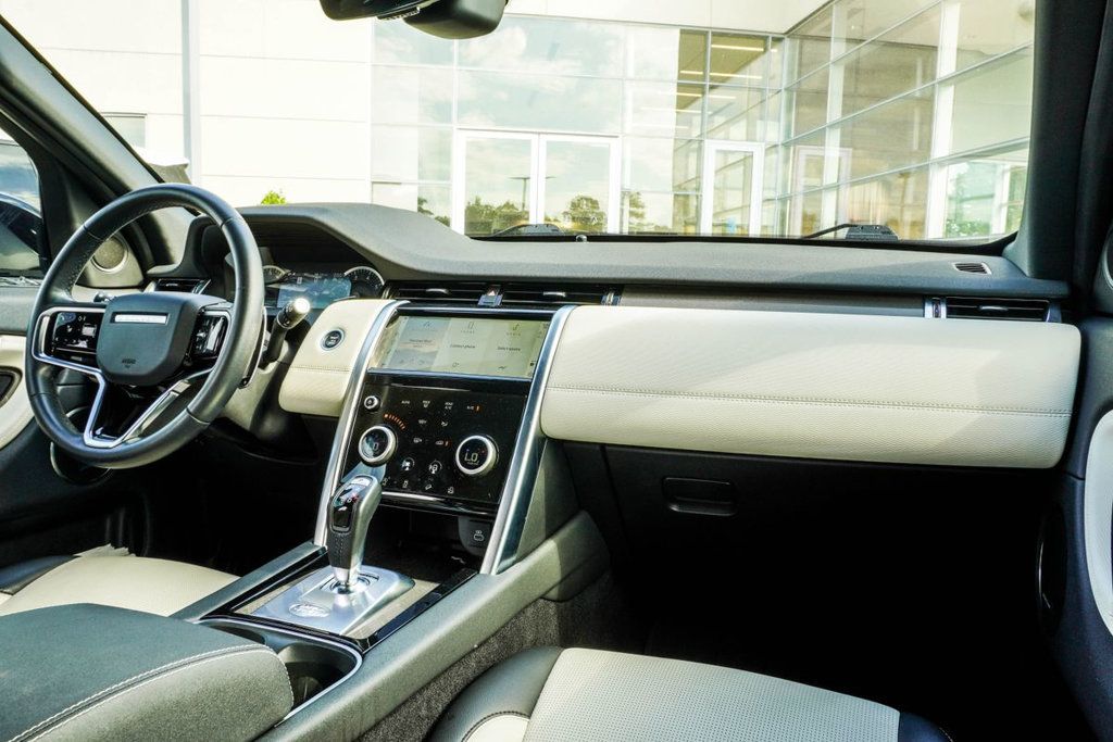 Land Rover Discovery Sport photo 19