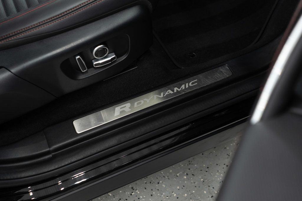 2023 Land Rover Discovery Sport S R-Dynamic photo 11