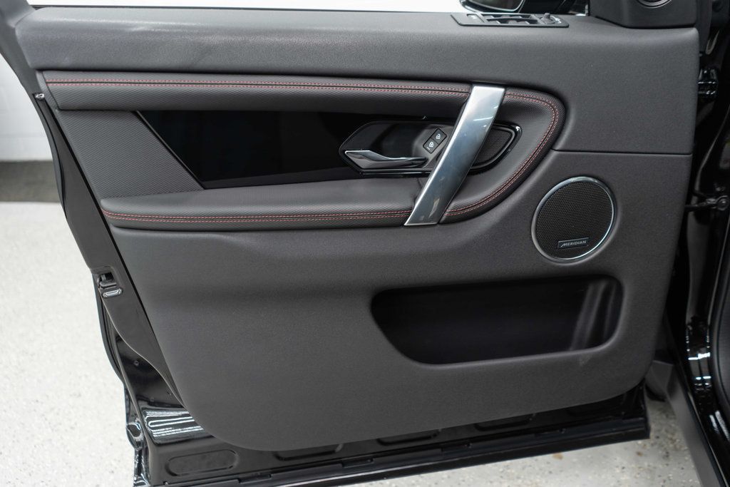 2023 Land Rover Discovery Sport S R-Dynamic photo 14