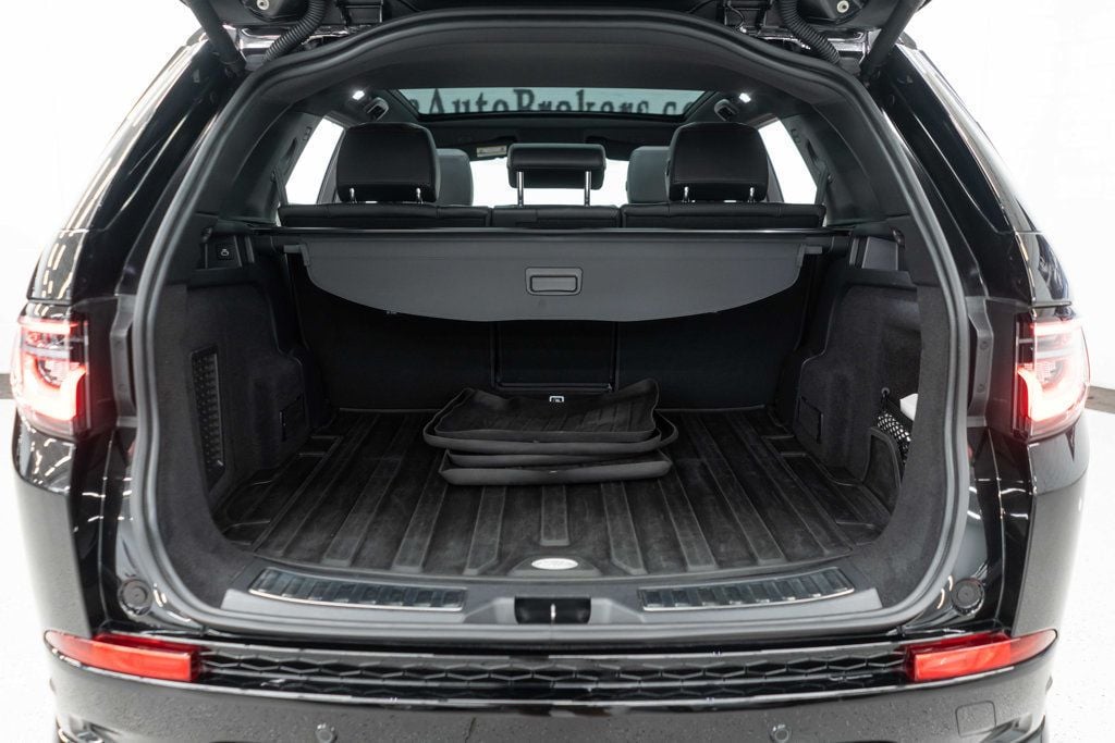 2023 Land Rover Discovery Sport S R-Dynamic photo 30