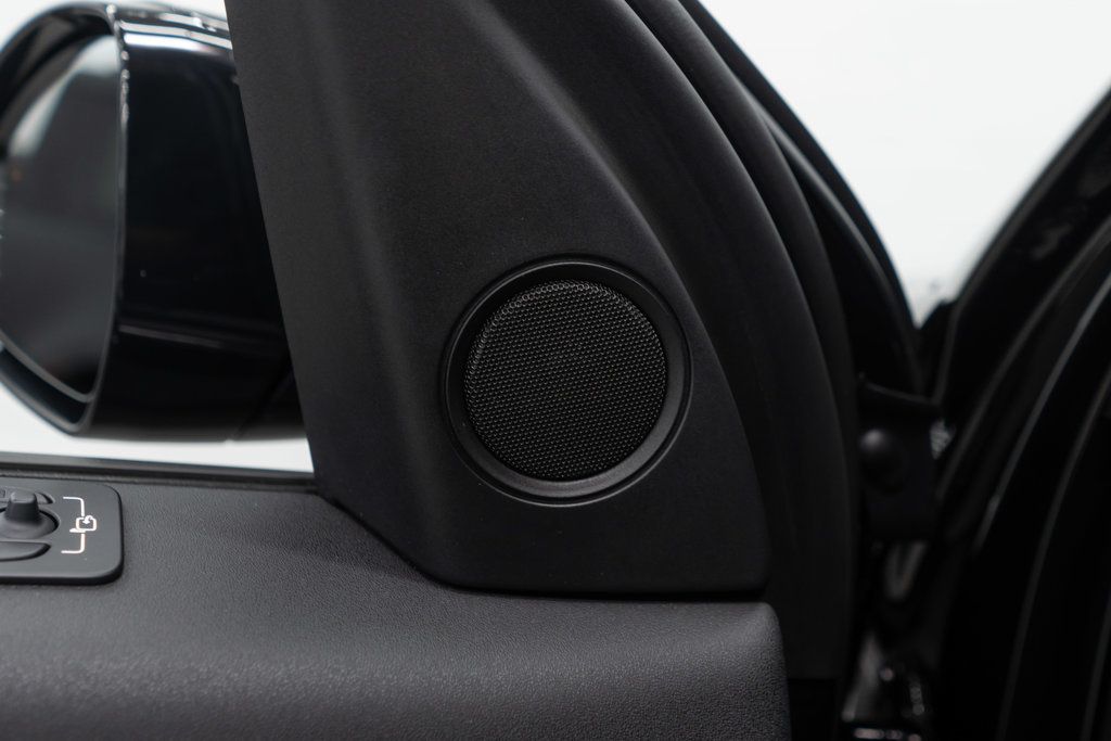 2023 Land Rover Discovery Sport S R-Dynamic photo 47