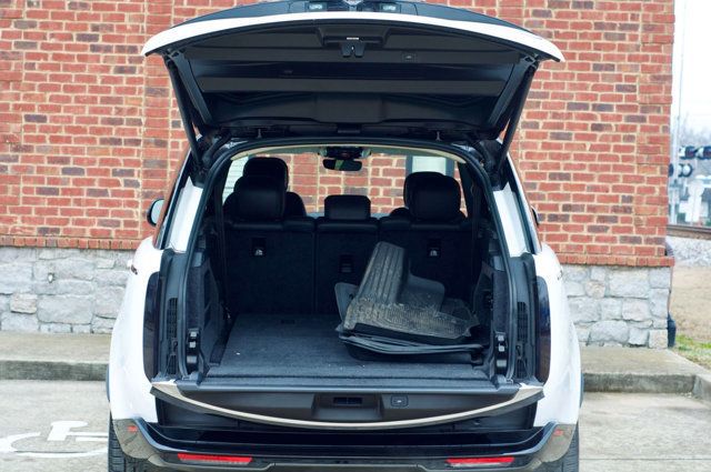 2023 Land Rover Range Rover MSRP$120710/LWB-7-Seat/BlackContrastRoof/ShadowExteriorPkg/NAV - 22976159 - 13