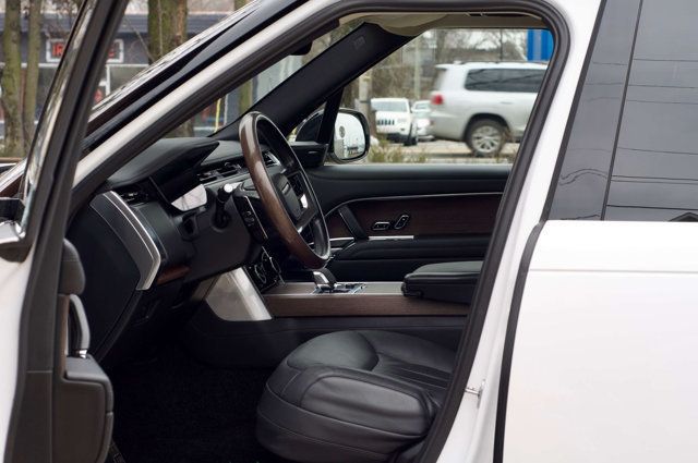 2023 Land Rover Range Rover MSRP$120710/LWB-7-Seat/BlackContrastRoof/ShadowExteriorPkg/NAV - 22976159 - 16