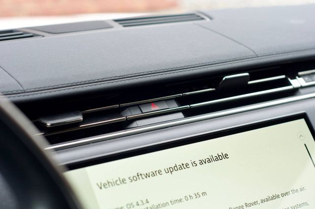 2023 Land Rover Range Rover MSRP$120710/LWB-7-Seat/BlackContrastRoof/ShadowExteriorPkg/NAV - 22976159 - 24