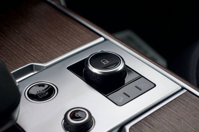 2023 Land Rover Range Rover MSRP$120710/LWB-7-Seat/BlackContrastRoof/ShadowExteriorPkg/NAV - 22976159 - 27