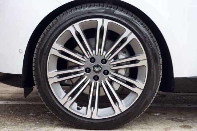 2023 Land Rover Range Rover MSRP$120710/LWB-7-Seat/BlackContrastRoof/ShadowExteriorPkg/NAV - 22976159 - 46