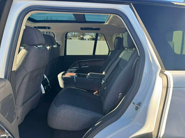 2023 Land Rover Range Rover P-400SE/Heated&CooledSeats/BlindSpotMonitor/BlackContrastRoof - 22697649 - 11