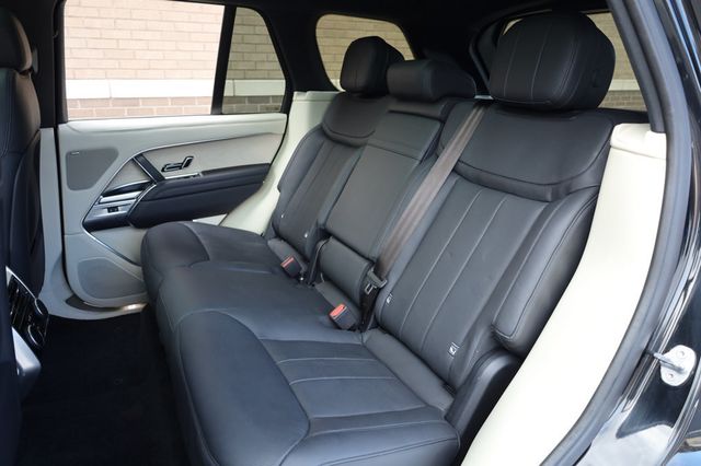 2023 Land Rover Range Rover P400 SE SWB - 22947453 - 19