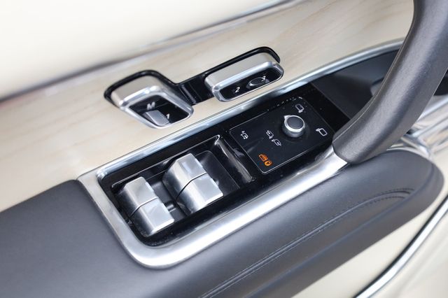 2023 Land Rover Range Rover P400 SE SWB - 22947453 - 34