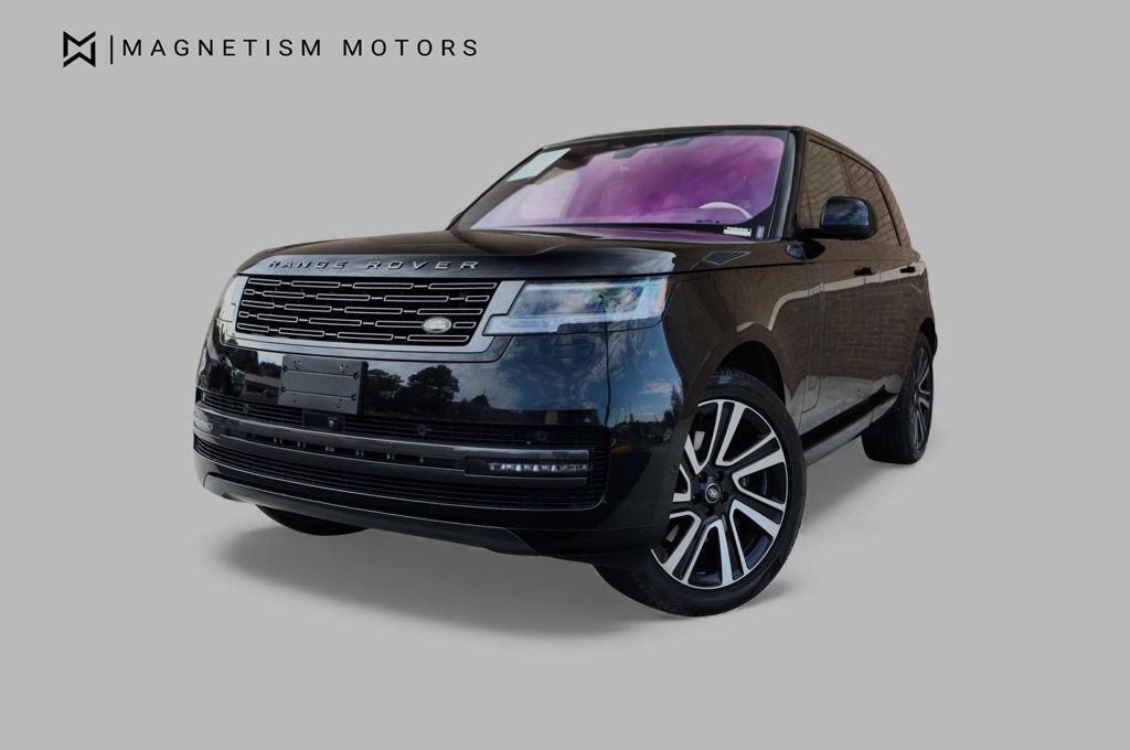 2023 Land Rover Range Rover SE photo 3