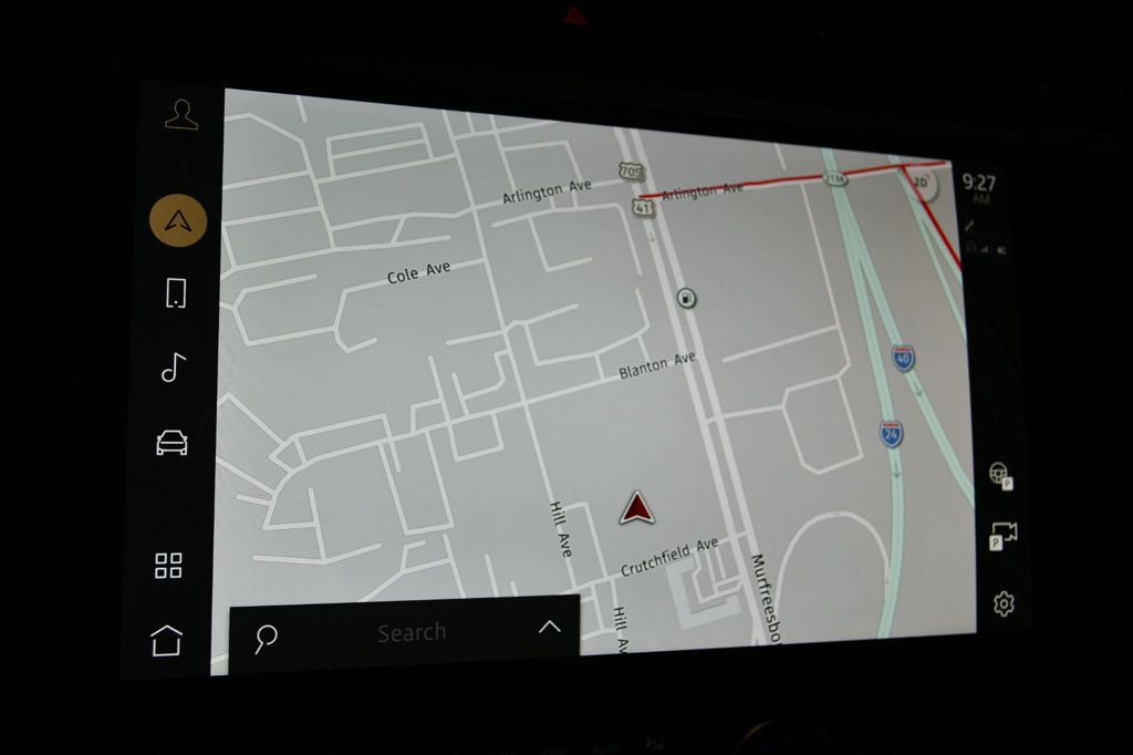 2023 Land Rover Range Rover SE photo 4