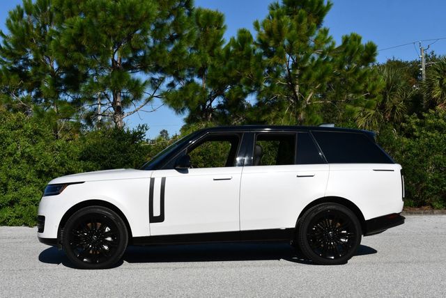 2023 Land Rover Range Rover P530 SE SWB SUV W/Shadow Exterior Pack - 23087242 - 24