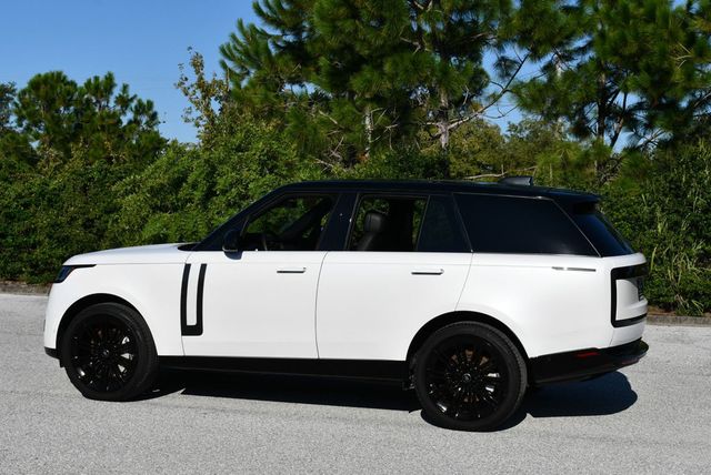 2023 Land Rover Range Rover P530 SE SWB SUV W/Shadow Exterior Pack - 23087242 - 3