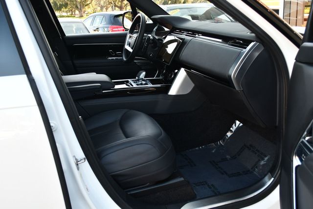 2023 Land Rover Range Rover P530 SE SWB SUV W/Shadow Exterior Pack - 23087242 - 44