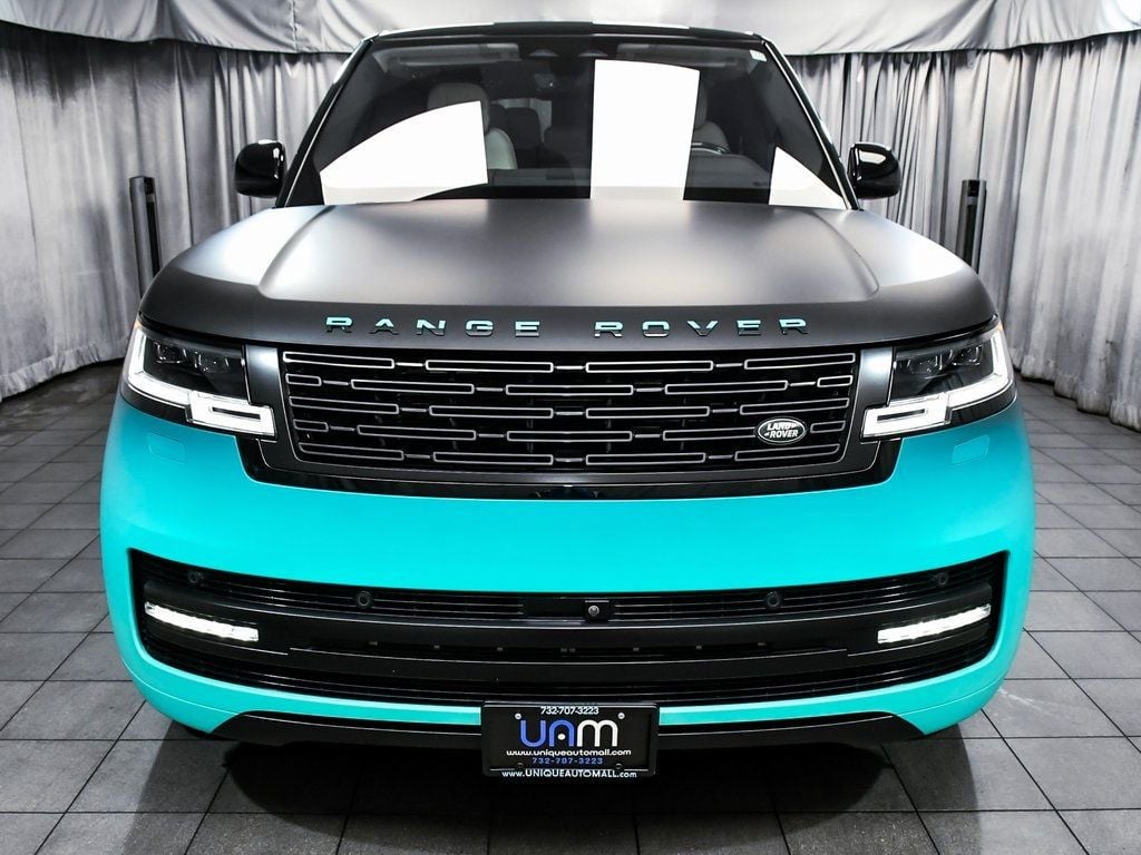2023 Land Rover Range Rover SE photo 2