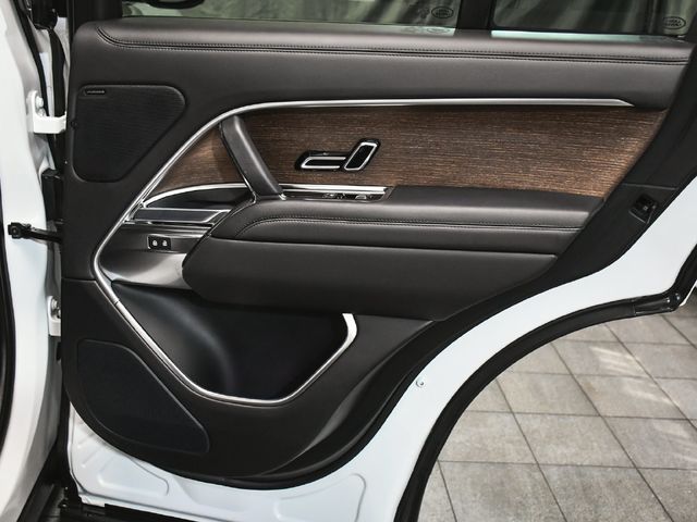 2023 Land Rover Range Rover SE - Photo 12
